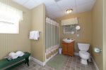 Guest Bedroom En Suite